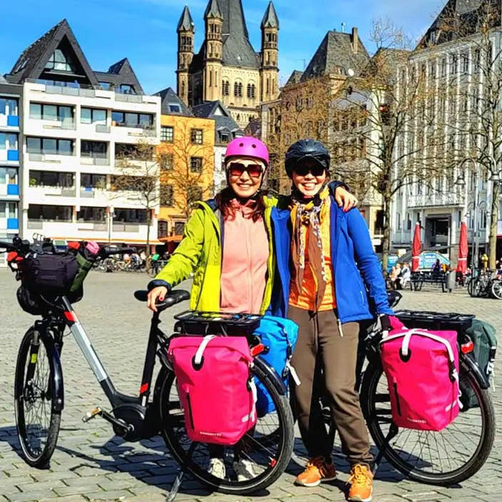E-Bike Fahrradtour ab Köln zu zweit Damen