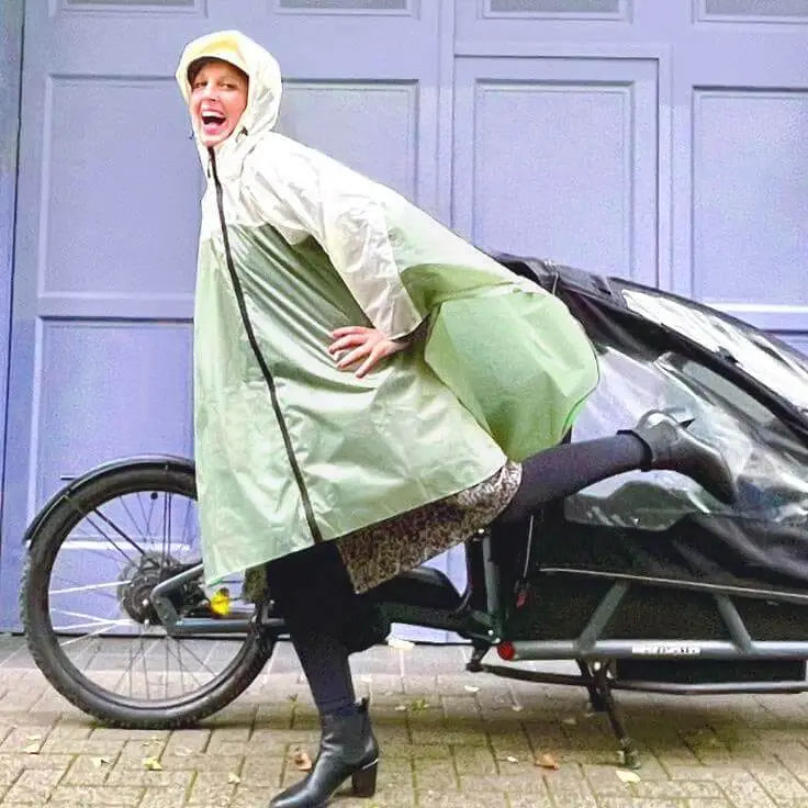 Regenponchos für Damen verschiedene Farben, bunt und mit Reißverschluss fürs Fahrrad oder Wandern