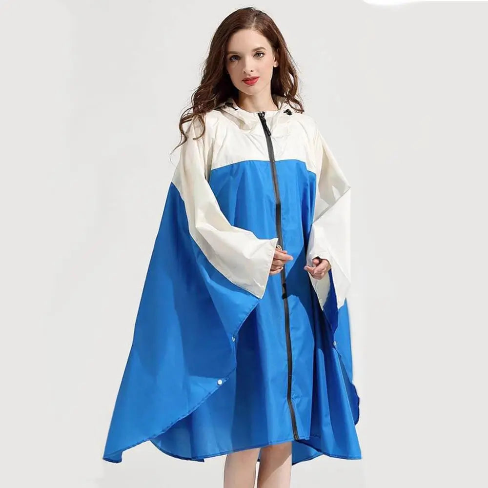 Regenponcho Damen Blau weiss zweifarbig mit Reißverschluss und Druckknopf Leiste ohne Armel mit Kapuze für Wandern und Fahrradfahren