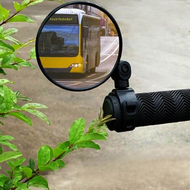 Fahrradspiegel im Straßenverkehr für mehr Sicherheit und Rundumblick.