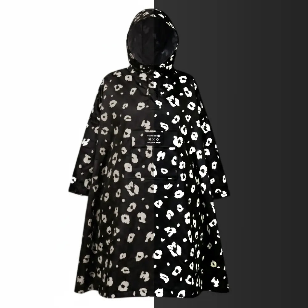 Vergleich Regencape reflektierend bei Tag und Nacht, leuchtet im Dunkeln bei Scheinwerferlicht für Sicherheit im Straßenverkehr