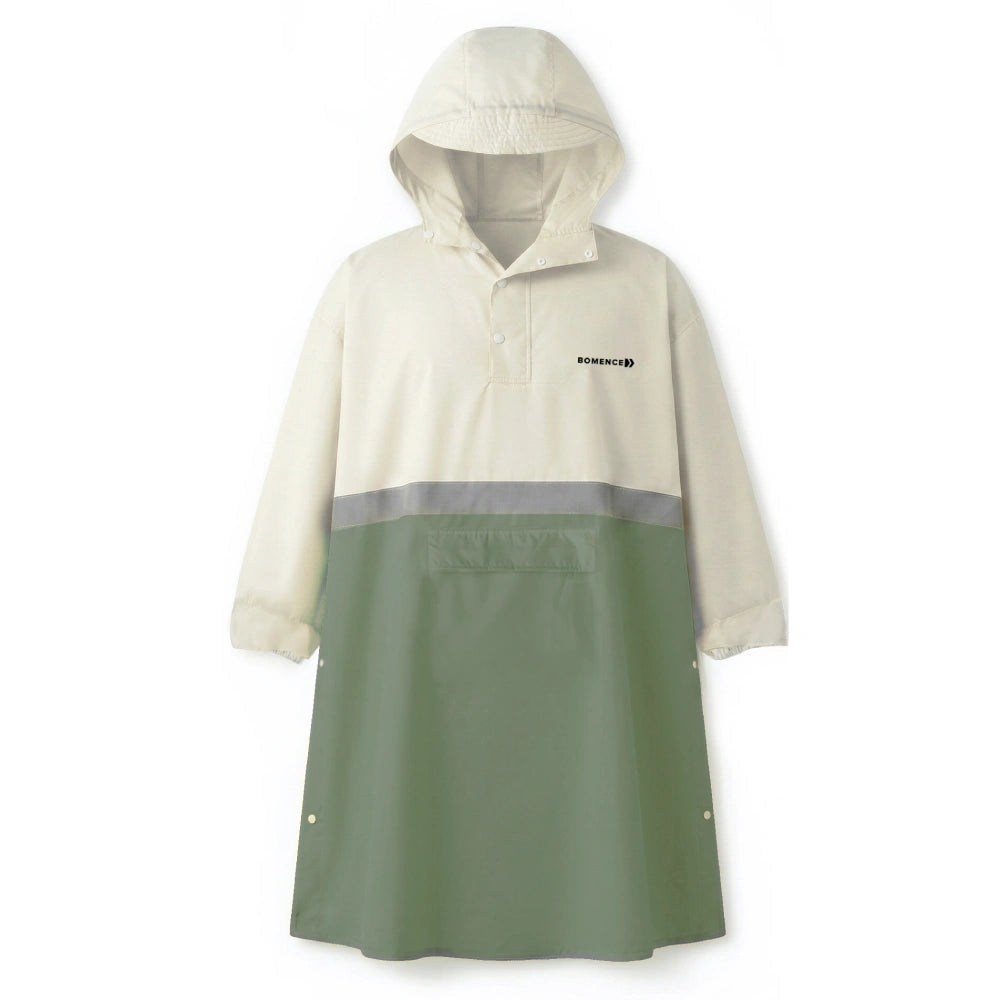 Grün weisser Regenponcho mit Ärmeln, großer Kapuze und Reflextreifen