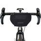 Schwarze Fahrradlenkertasche vorne am Fahrradlenker befestigt für Rennrad, wandelbar zur Bauchtasche oder Crossbody Tasche sport