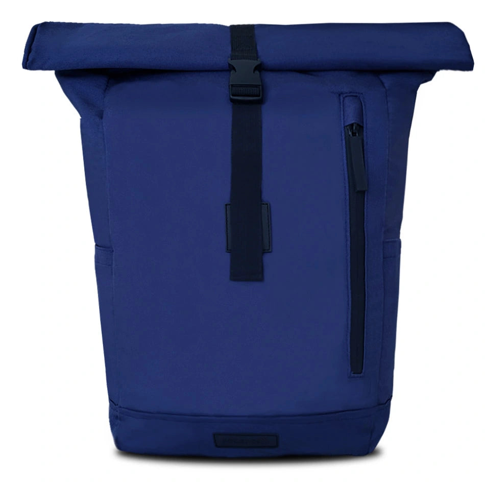 navy blauer Rucksack mit Rollverschluss in Variante Blau, schlicht minimalistisch, super ultra leicht und elegant