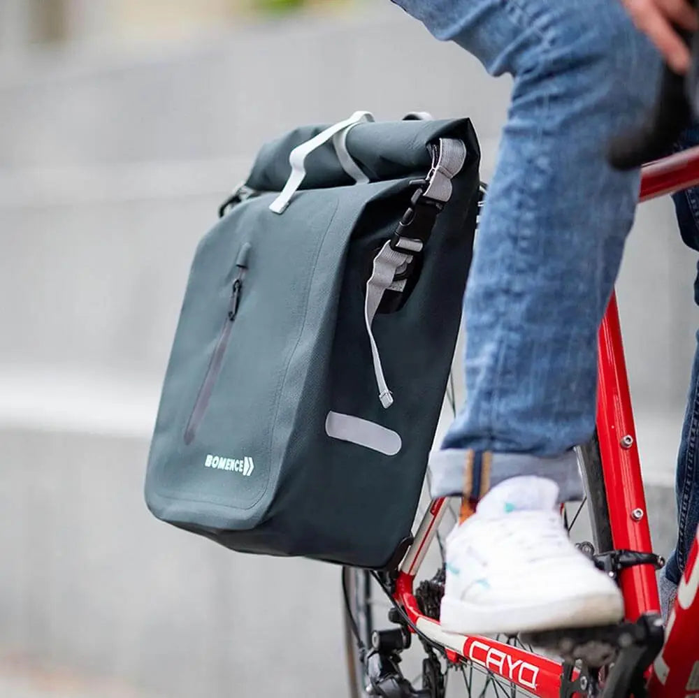 Gepäckträgertasche dunkelgrün seitentasche seitlich hinten am Fahrrad groß