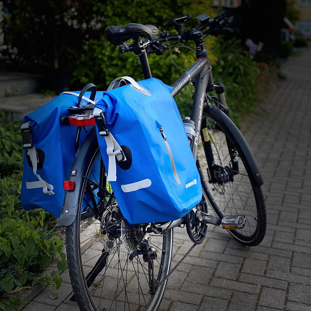Gepäckträgertasche. Wasserdichte Fahrradtasche für Gepäckträger hinten. Fahrrad mit abnehmbaren Umhängetaschen.
